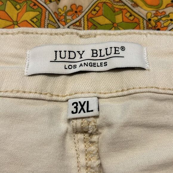 Judy Blue Women's High-Rise Cut-Off Denim Jean Shorts - Ivory Denim - 3XL - Picture 3 of 5